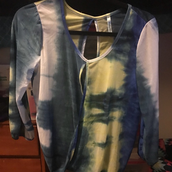 Colorful blouse - Picture 2 of 3